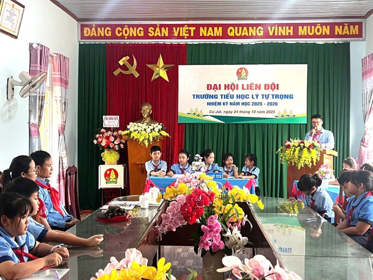 đ.c phát biểu
