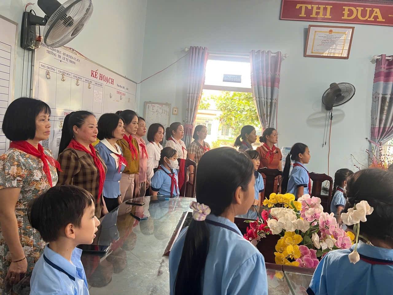 HÌNH ĐẠI HỘI 9