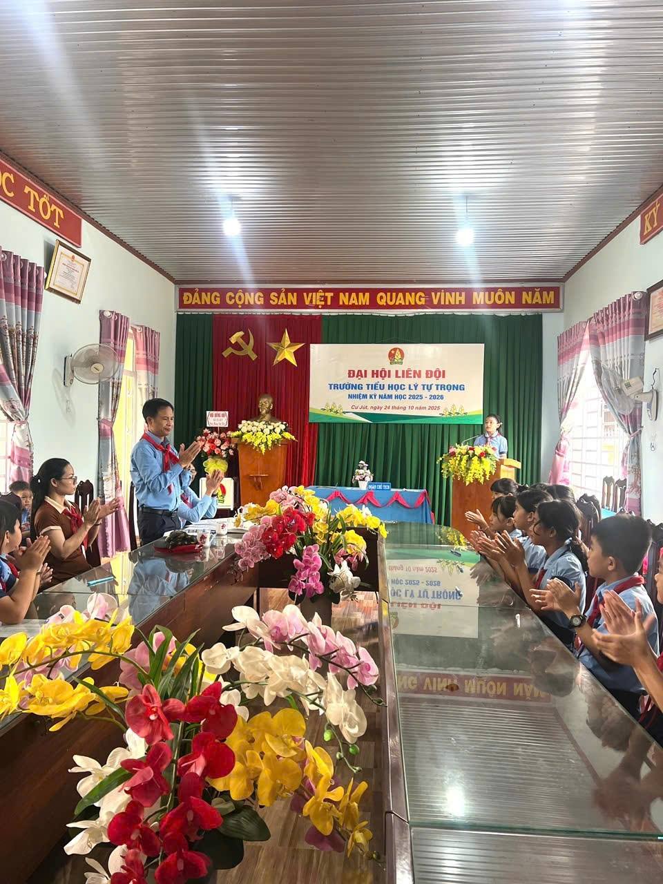 giới thiệu thầy