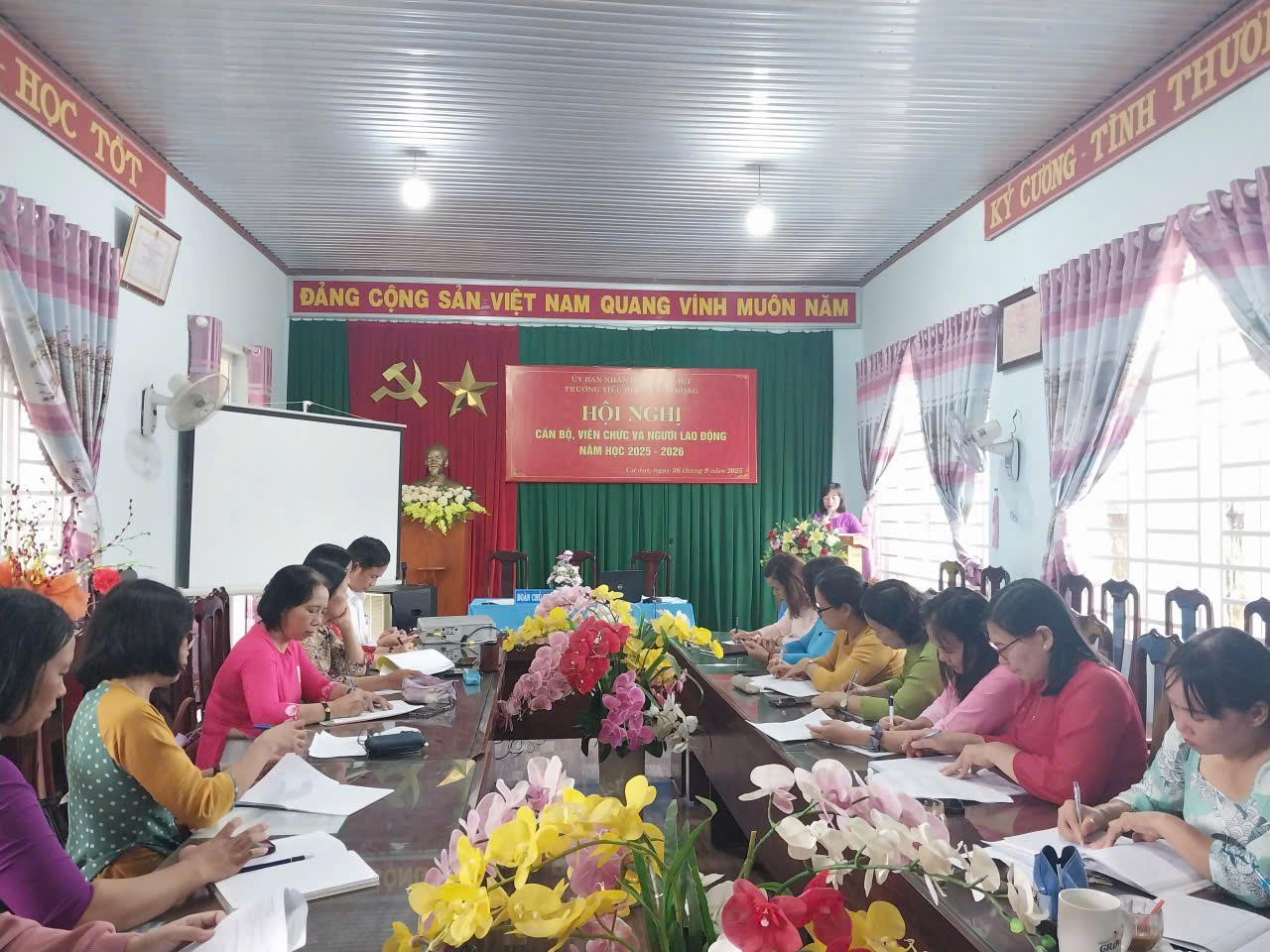 hình Hội nghị