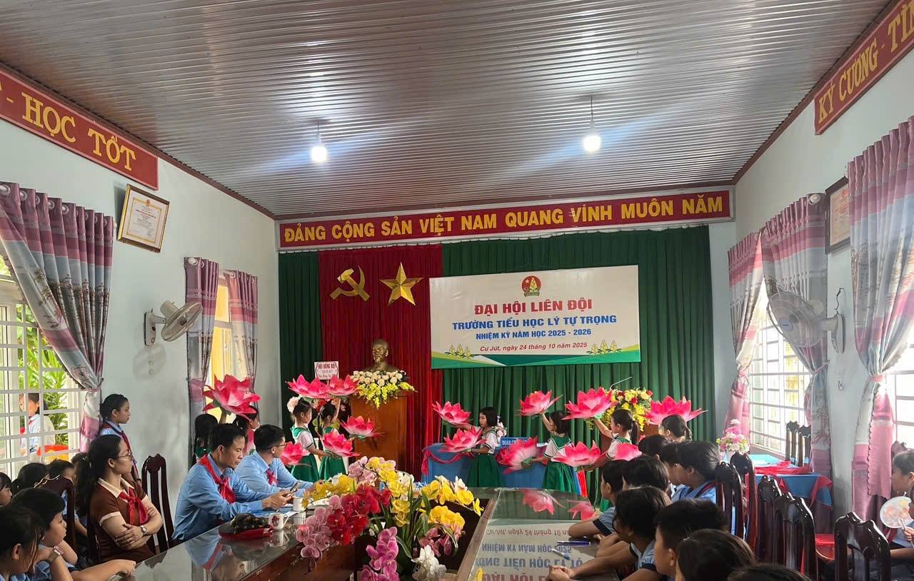 múa phút sinh hoạt truyền thống